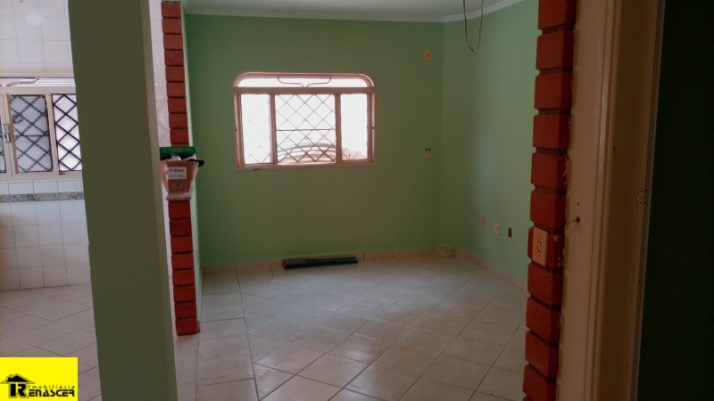 Casa com 3 quartos à venda e aluguel, 238m² — foto 12 de 43