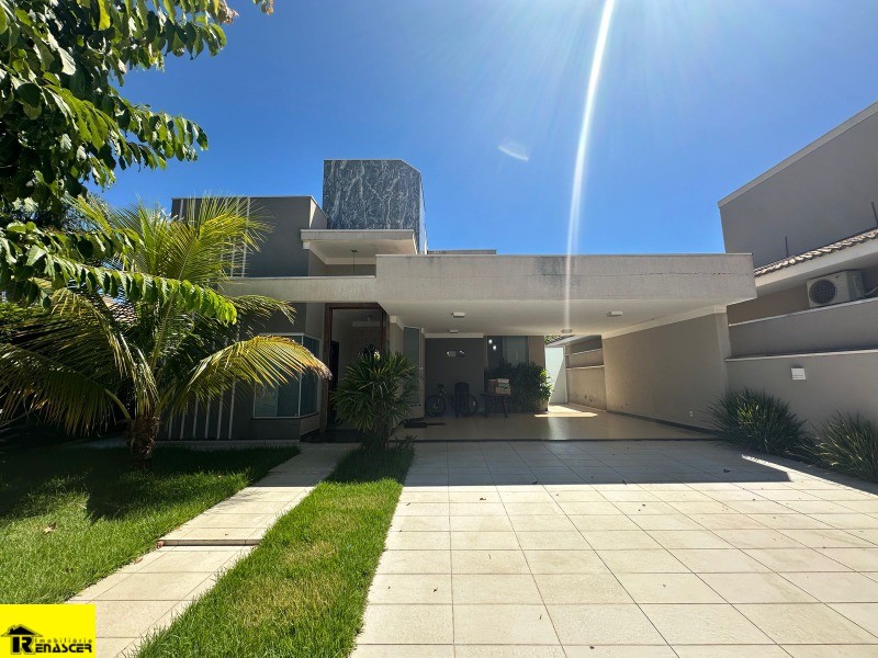 Casa de Condomínio com 3 quartos à venda, 213m² — foto 1 de 32