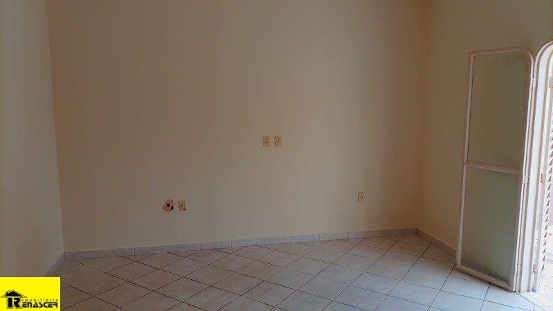 Casa com 3 quartos à venda e aluguel, 238m² — foto 23 de 43