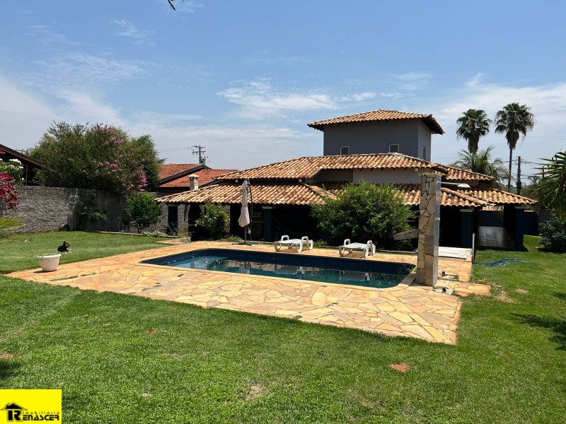 Casa de Condomínio com 4 quartos à venda, 376m² — foto 1 de 32