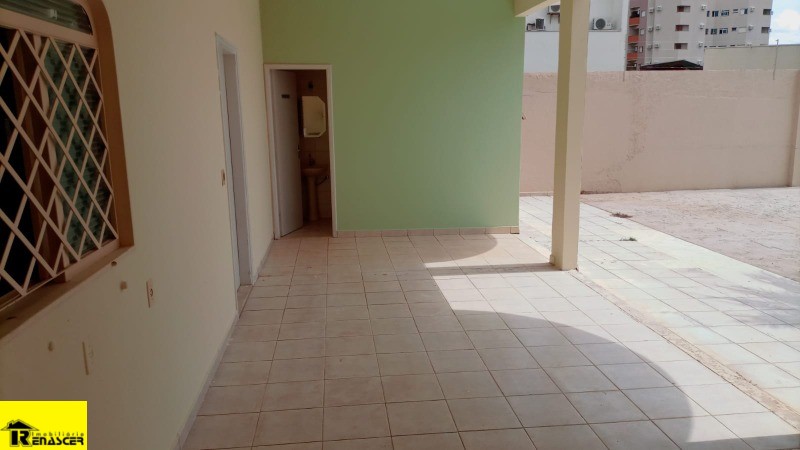 Casa com 3 quartos à venda e aluguel, 238m² — foto 6 de 43