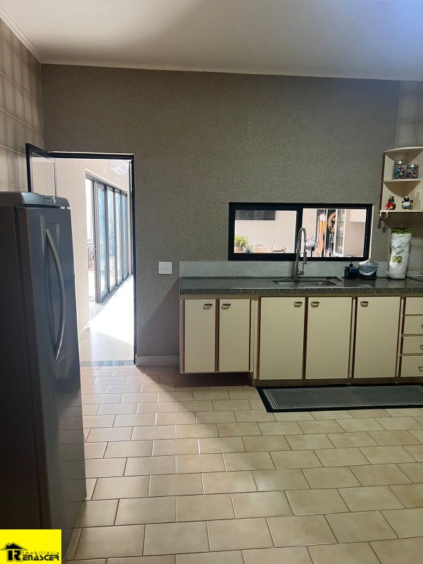 Casa com 3 quartos à venda, 500m² — foto 32 de 42
