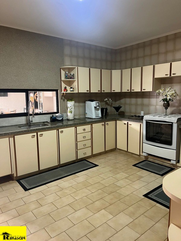 Casa com 3 quartos à venda, 500m² — foto 30 de 42