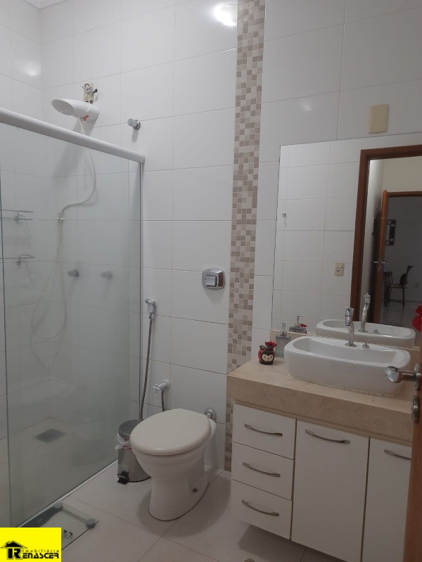 Casa de Condomínio com 3 quartos à venda, 200m² — foto 18 de 19