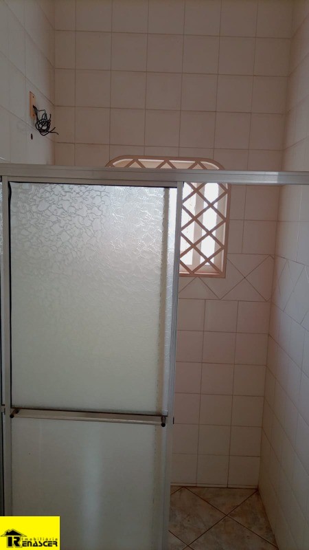 Casa com 3 quartos à venda e aluguel, 238m² — foto 34 de 43