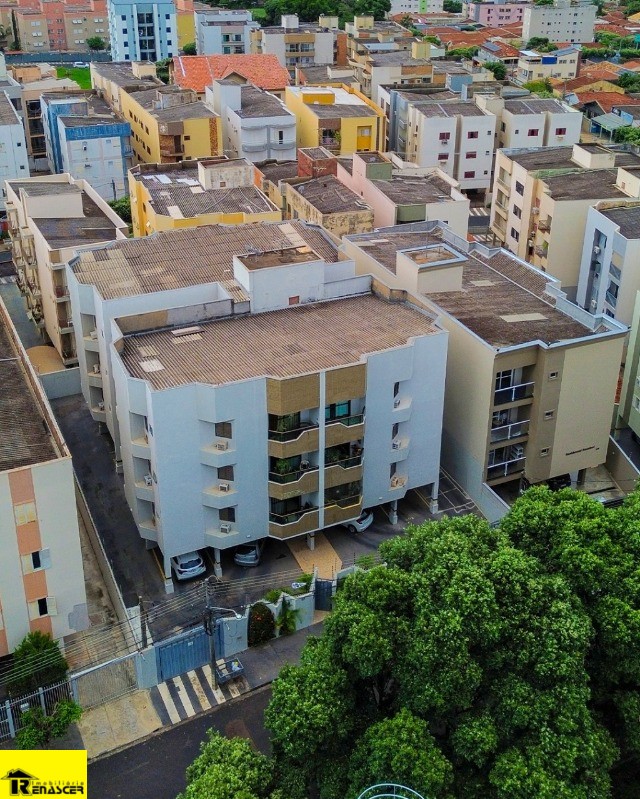 Apartamento com 2 quartos à venda, 80m² — foto 3 de 14