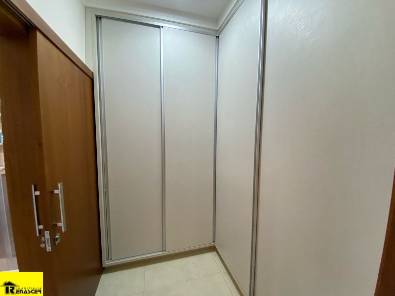 Casa de Condomínio com 3 quartos à venda, 215m² — foto 17 de 22