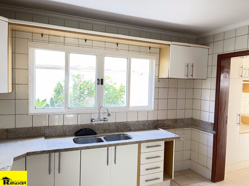 Casa de Condomínio com 3 quartos à venda e aluguel, 239m² — foto 14 de 20