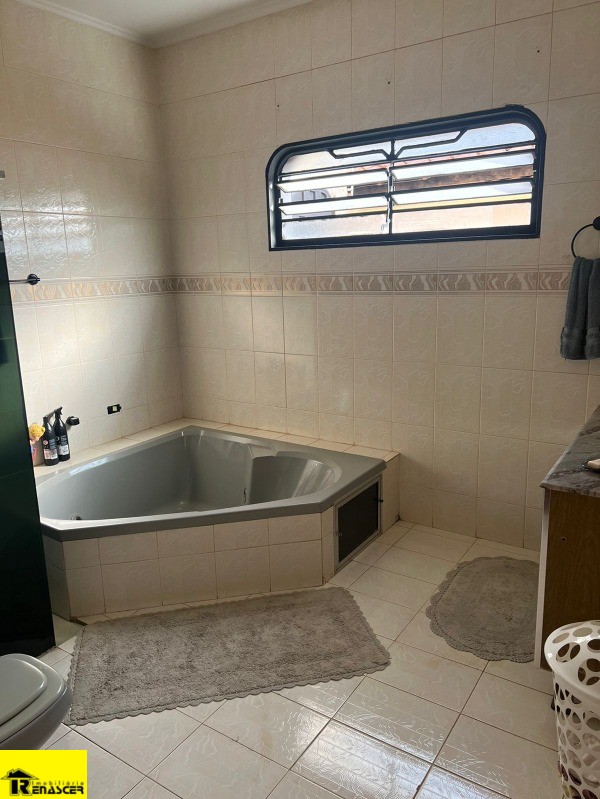 Casa com 3 quartos à venda, 500m² — foto 19 de 42
