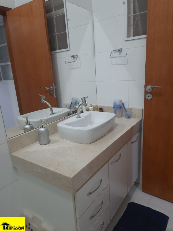 Casa de Condomínio com 3 quartos à venda, 200m² — foto 14 de 19