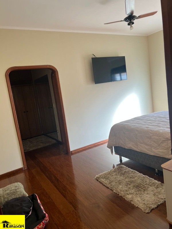 Casa com 3 quartos à venda, 500m² — foto 16 de 42