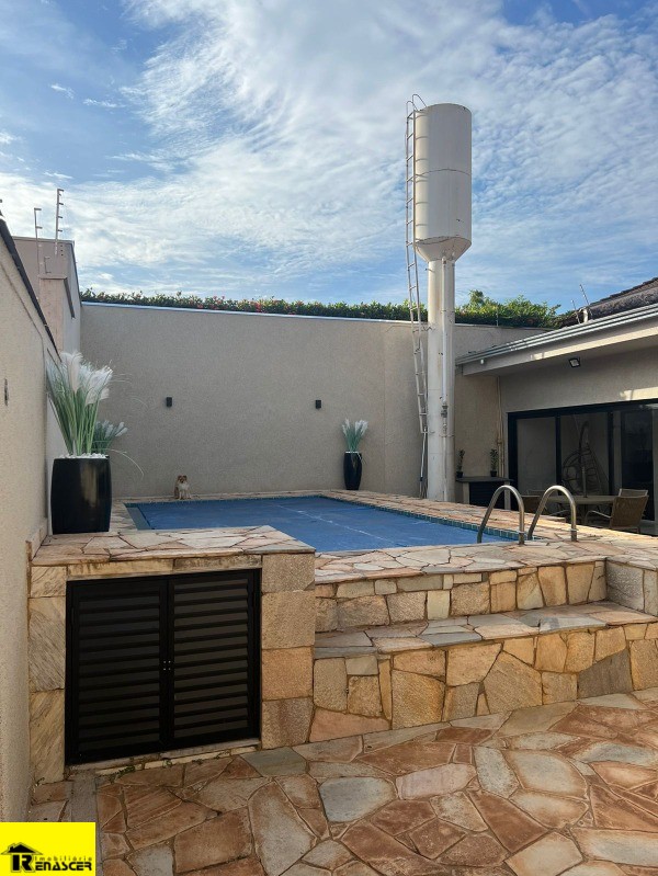 Casa com 3 quartos à venda, 500m² — foto 24 de 42