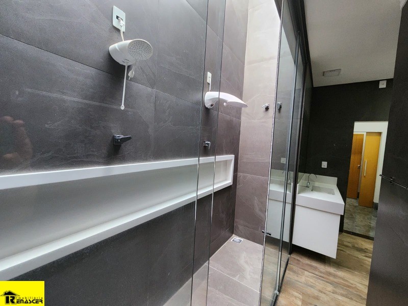 Casa com 4 quartos à venda, 264m² — foto 16 de 30