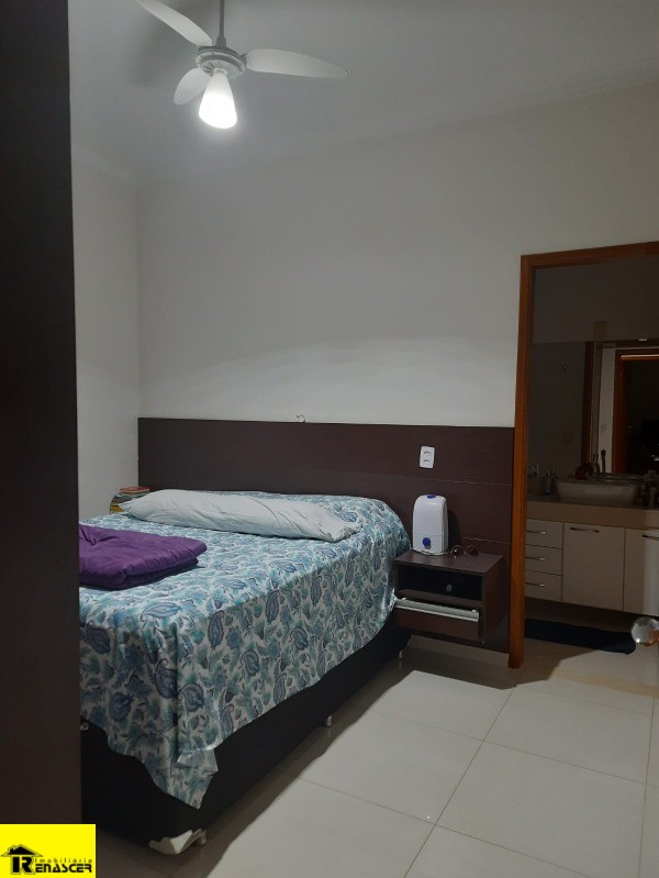 Casa de Condomínio com 3 quartos à venda, 200m² — foto 16 de 19