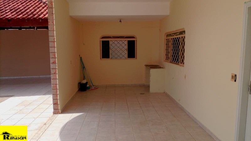 Casa com 3 quartos à venda e aluguel, 238m² — foto 31 de 43