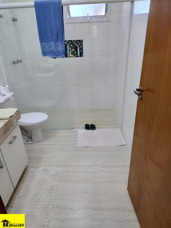 Casa de Condomínio com 3 quartos à venda, 215m² — foto 11 de 27