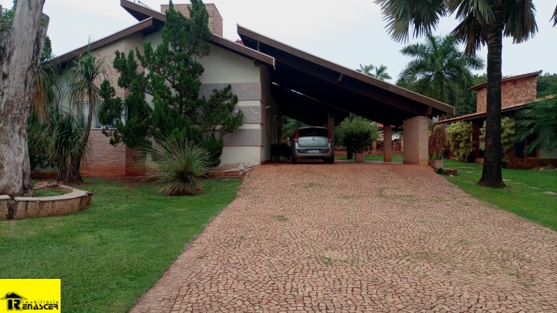 Casa de Condomínio com 3 quartos à venda, 240m² — foto 2 de 45