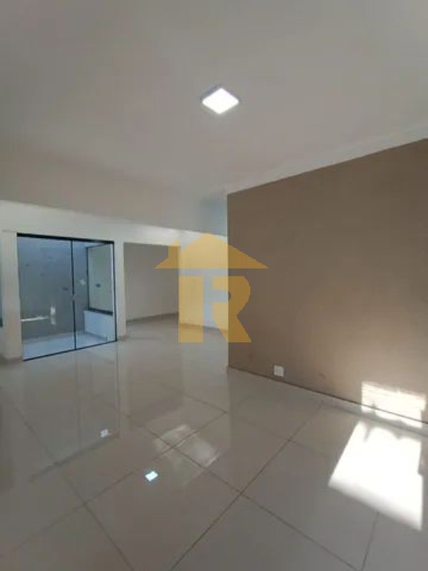 Casa com 3 quartos à venda, 245m² — foto 5 de 15