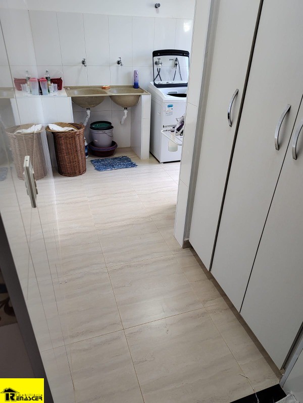 Casa de Condomínio com 3 quartos à venda, 215m² — foto 26 de 27