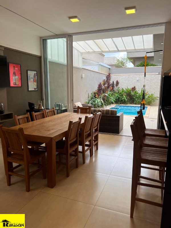 Casa de Condomínio com 3 quartos à venda, 212m² — foto 1 de 30