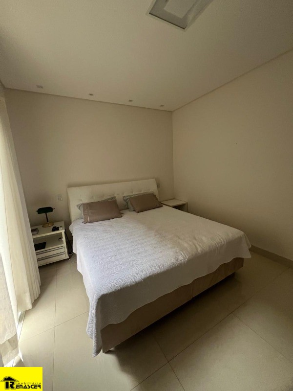 Casa de Condomínio com 3 quartos à venda, 212m² — foto 15 de 30