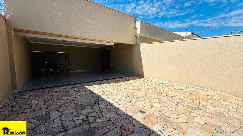 Casa com 3 quartos à venda, 224m² — foto 3 de 30