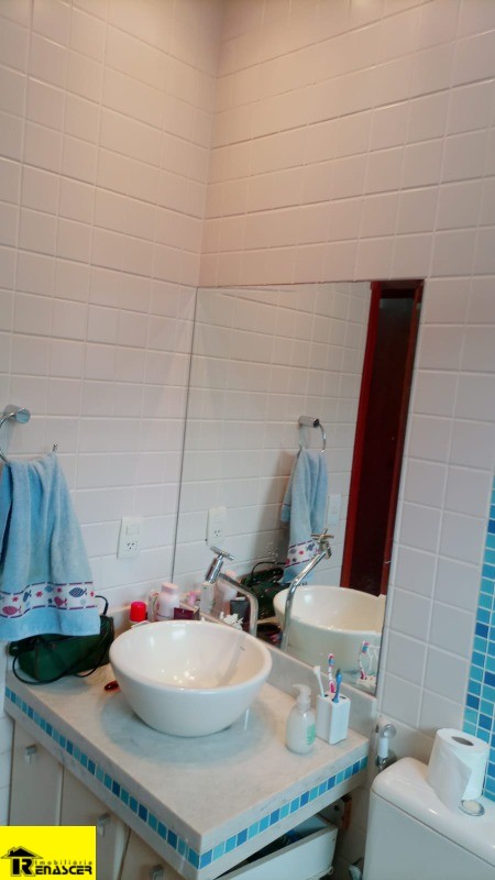 Casa de Condomínio com 3 quartos à venda, 240m² — foto 25 de 45