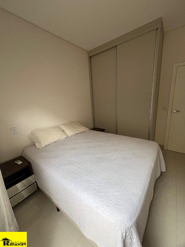 Casa de Condomínio com 3 quartos à venda, 212m² — foto 13 de 30
