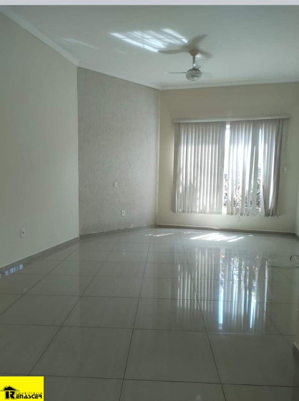 Casa com 3 quartos à venda, 190m² — foto 5 de 16