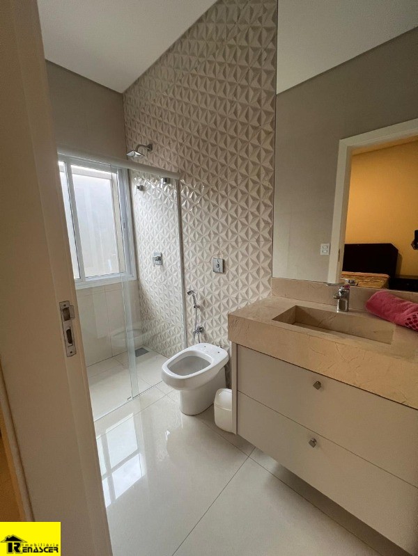 Casa de Condomínio com 3 quartos à venda, 212m² — foto 16 de 30