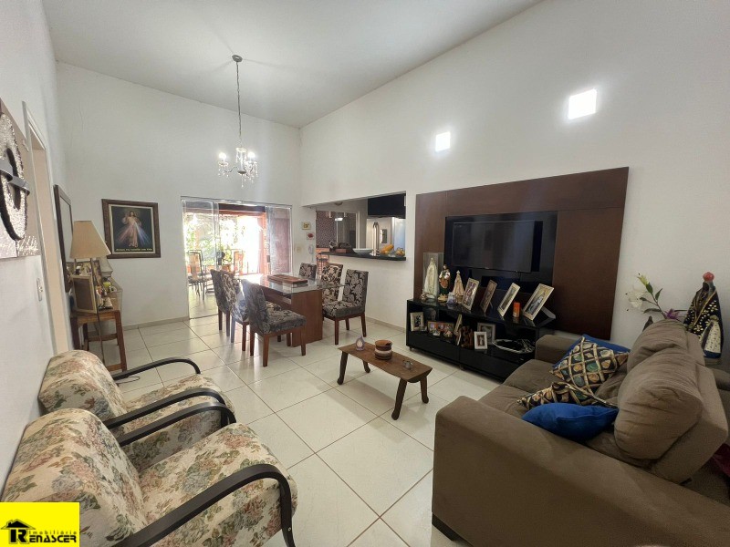 Casa de Condomínio com 3 quartos à venda, 175m² — foto 2 de 12
