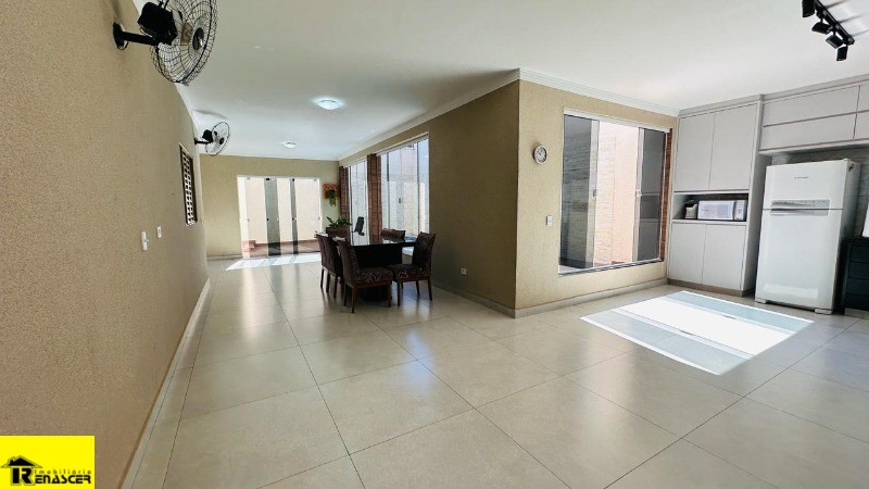 Casa com 3 quartos à venda, 224m² — foto 7 de 30
