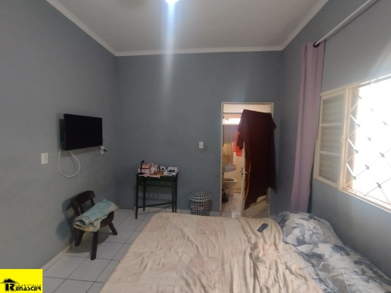 Casa com 4 quartos à venda, 200m² — foto 12 de 18