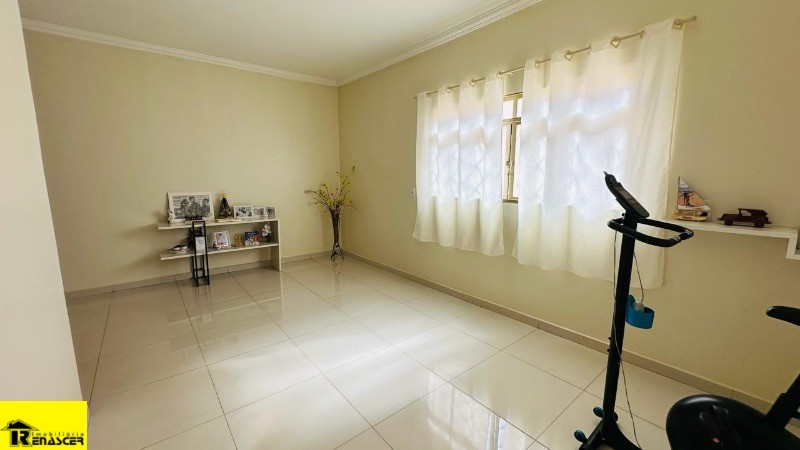 Casa com 3 quartos à venda, 224m² — foto 18 de 30