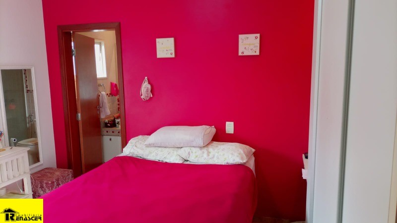 Casa de Condomínio com 3 quartos à venda, 240m² — foto 13 de 45