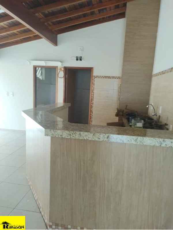 Casa com 3 quartos à venda, 190m² — foto 9 de 16