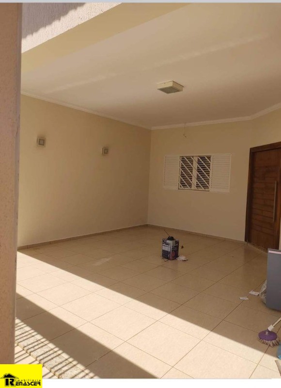 Casa com 3 quartos à venda, 190m² — foto 3 de 16