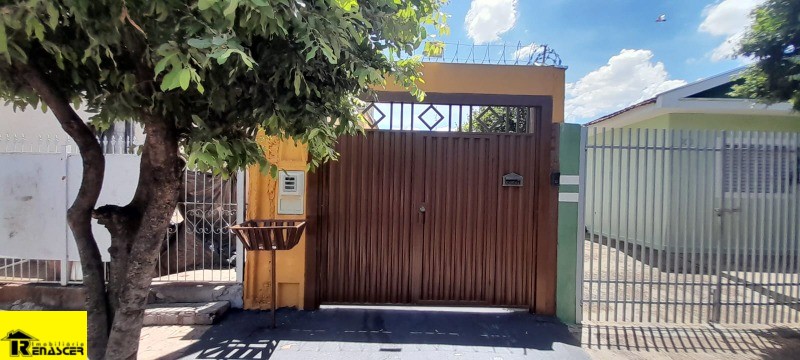 Casa com 2 quartos à venda, 120m² — foto 1 de 49