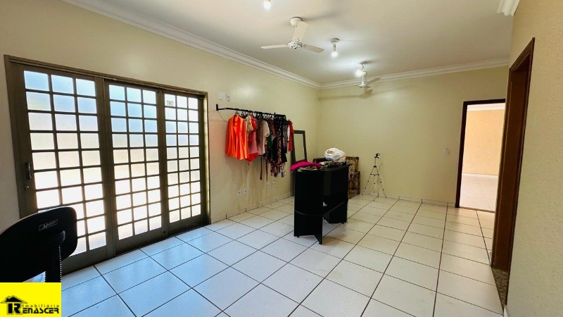 Casa com 3 quartos à venda, 224m² — foto 16 de 30