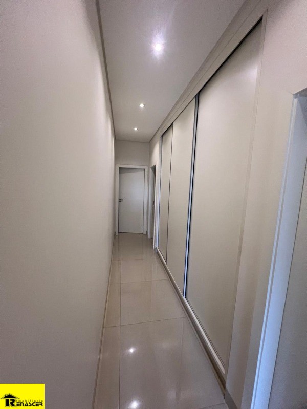 Casa de Condomínio com 3 quartos à venda, 212m² — foto 12 de 30