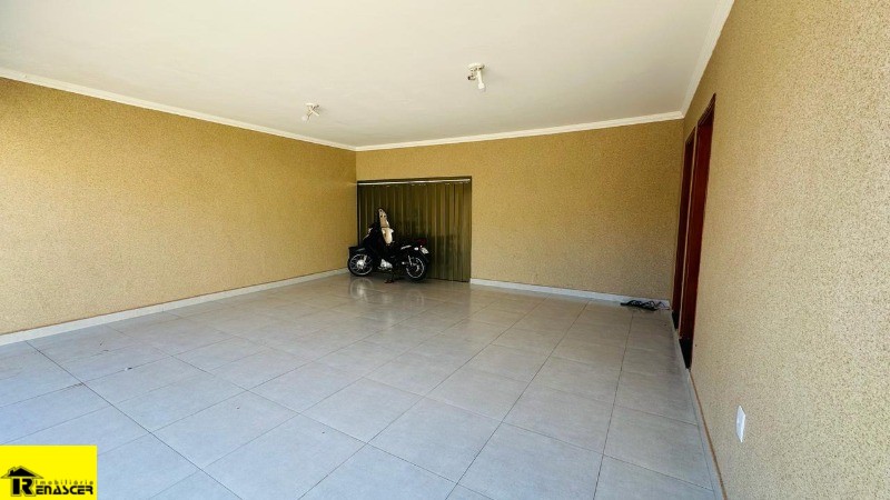 Casa com 3 quartos à venda, 224m² — foto 4 de 30