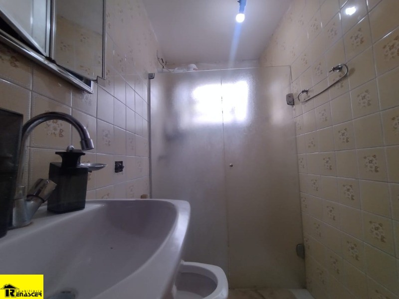 Casa com 4 quartos à venda, 200m² — foto 16 de 18