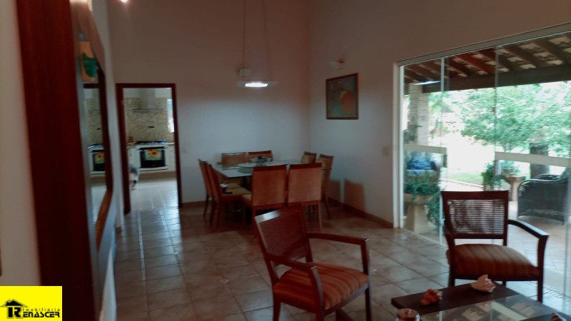 Casa de Condomínio com 3 quartos à venda, 240m² — foto 8 de 45