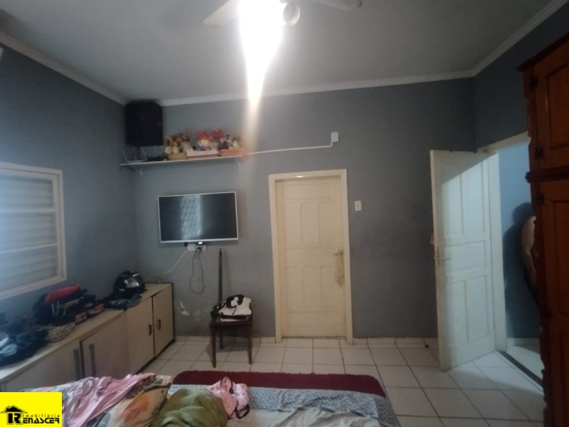 Casa com 4 quartos à venda, 200m² — foto 13 de 18