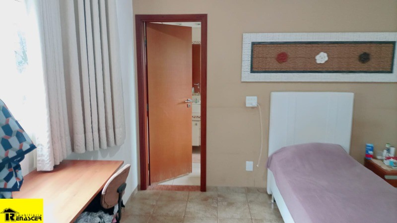 Casa de Condomínio com 3 quartos à venda, 240m² — foto 19 de 45