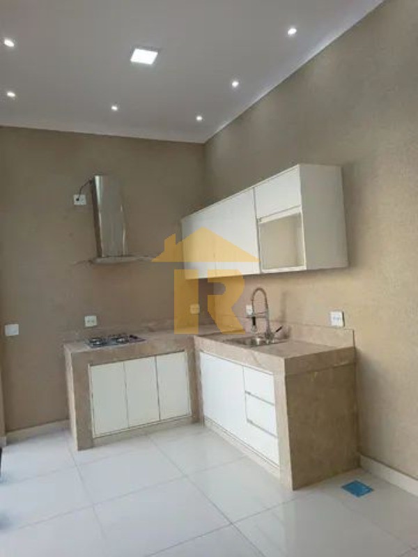 Casa com 3 quartos à venda, 245m² — foto 13 de 15