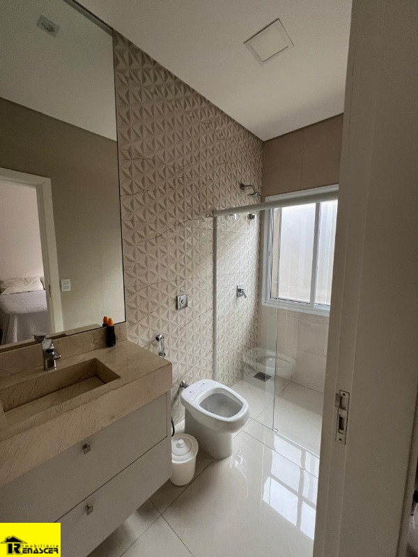 Casa de Condomínio com 3 quartos à venda, 212m² — foto 14 de 30