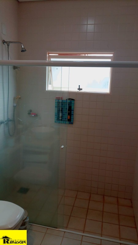 Casa de Condomínio com 3 quartos à venda, 240m² — foto 17 de 45
