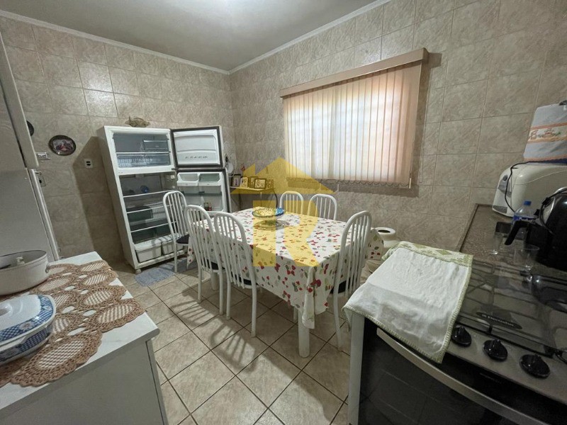 Casa com 3 quartos à venda, 164m² — foto 17 de 28