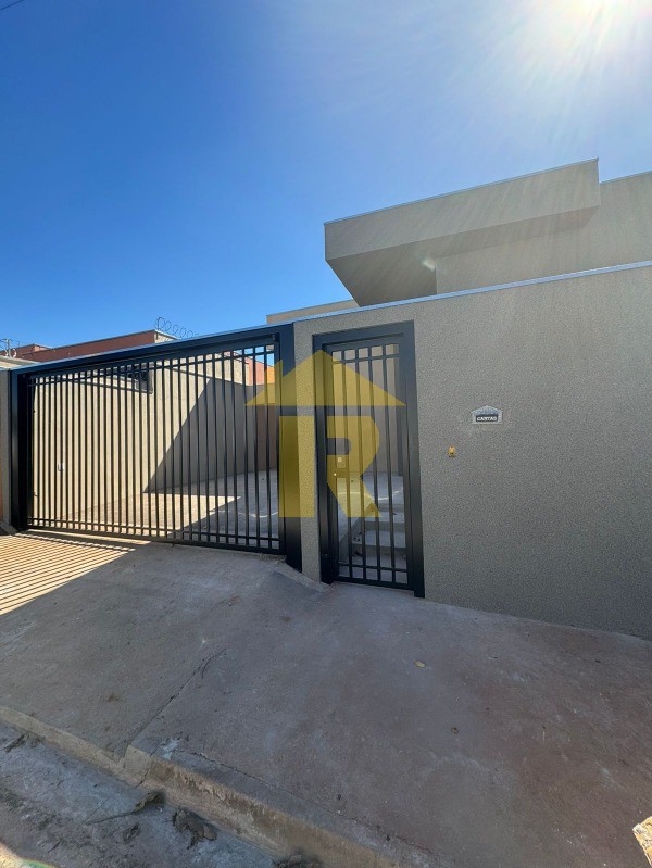 Casa com 2 quartos à venda, 70m² — foto 1 de 18
